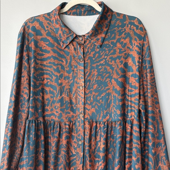 Navy blue dress with Coral 🪸 patterned design 7/8 length sleeves - Picture 6 of 9